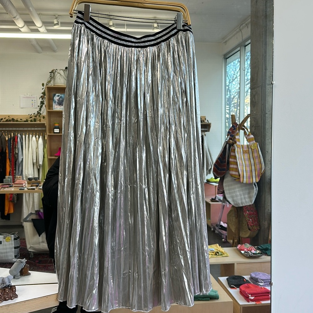 Silver metallic elastic waist skirt